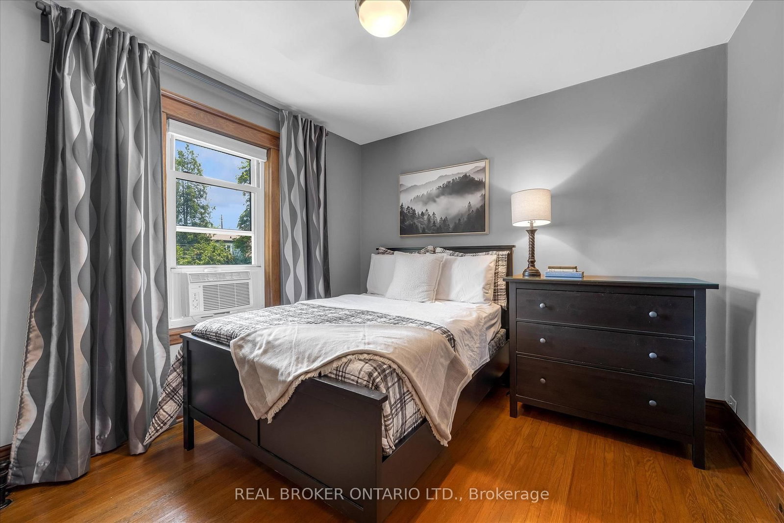 99 Tuxedo Avenue S • Hamilton, ON photo 21