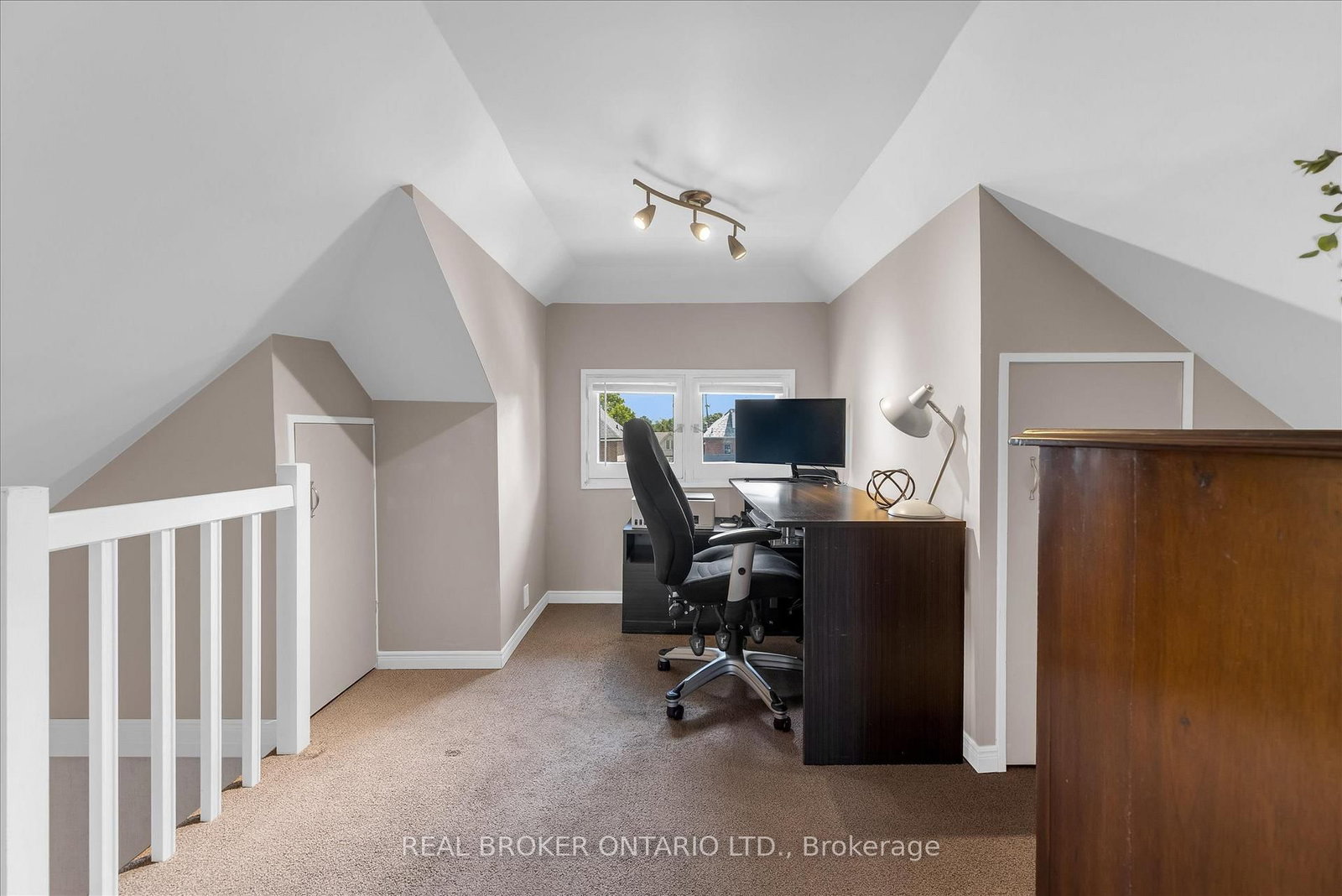 99 Tuxedo Avenue S • Hamilton, ON photo 27