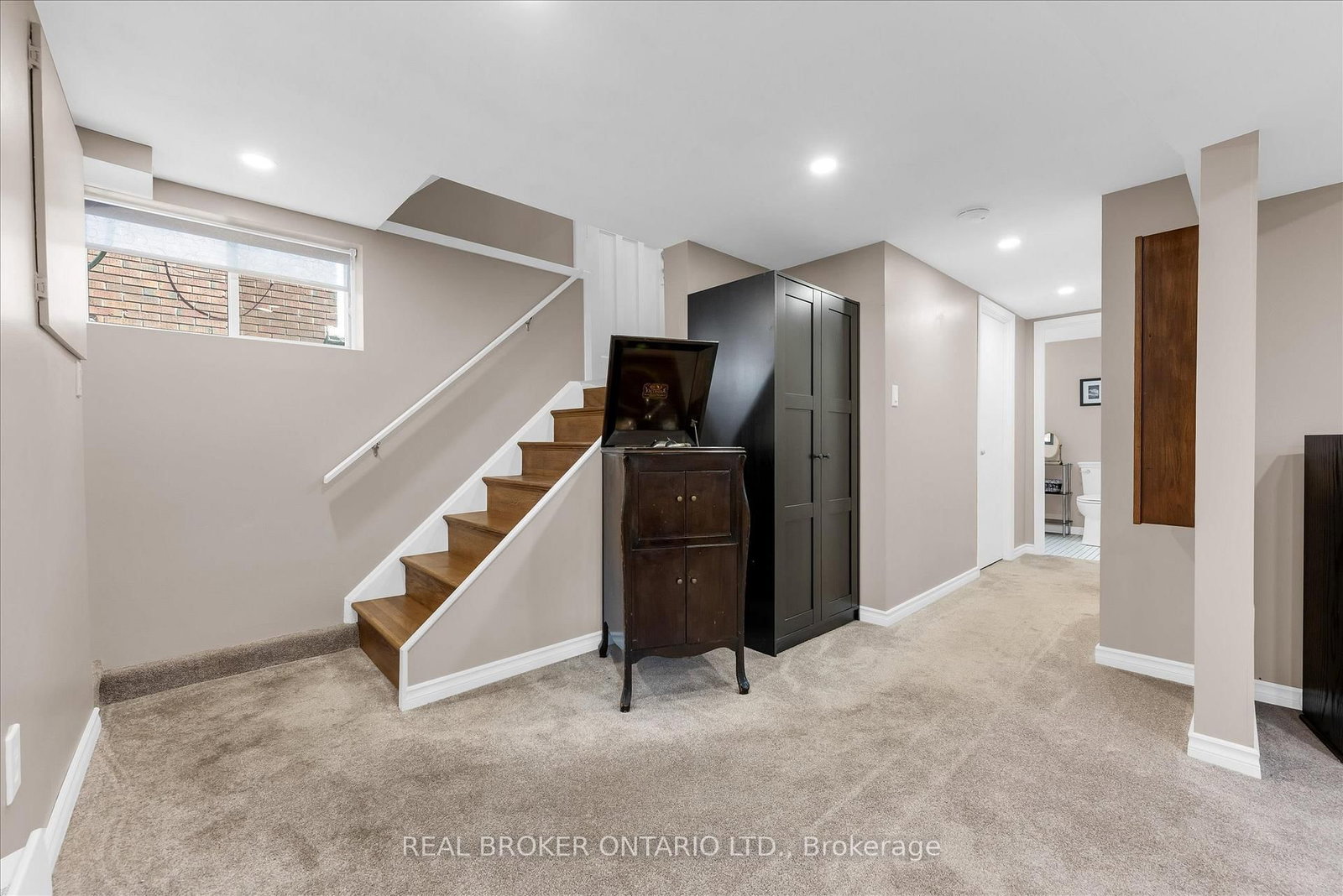 99 Tuxedo Avenue S • Hamilton, ON photo 34