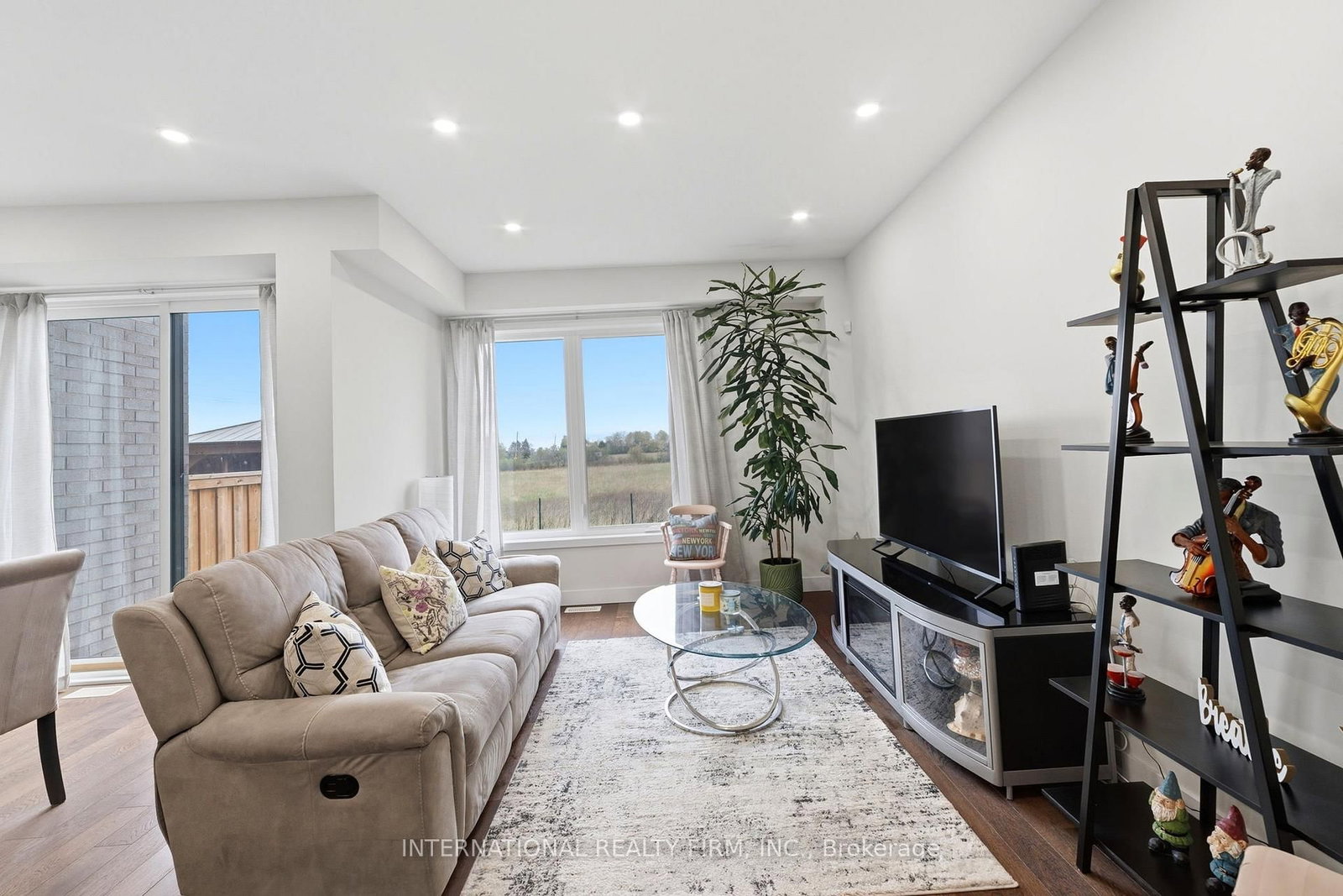 134 Bedrock Drive • Hamilton, ON photo 5