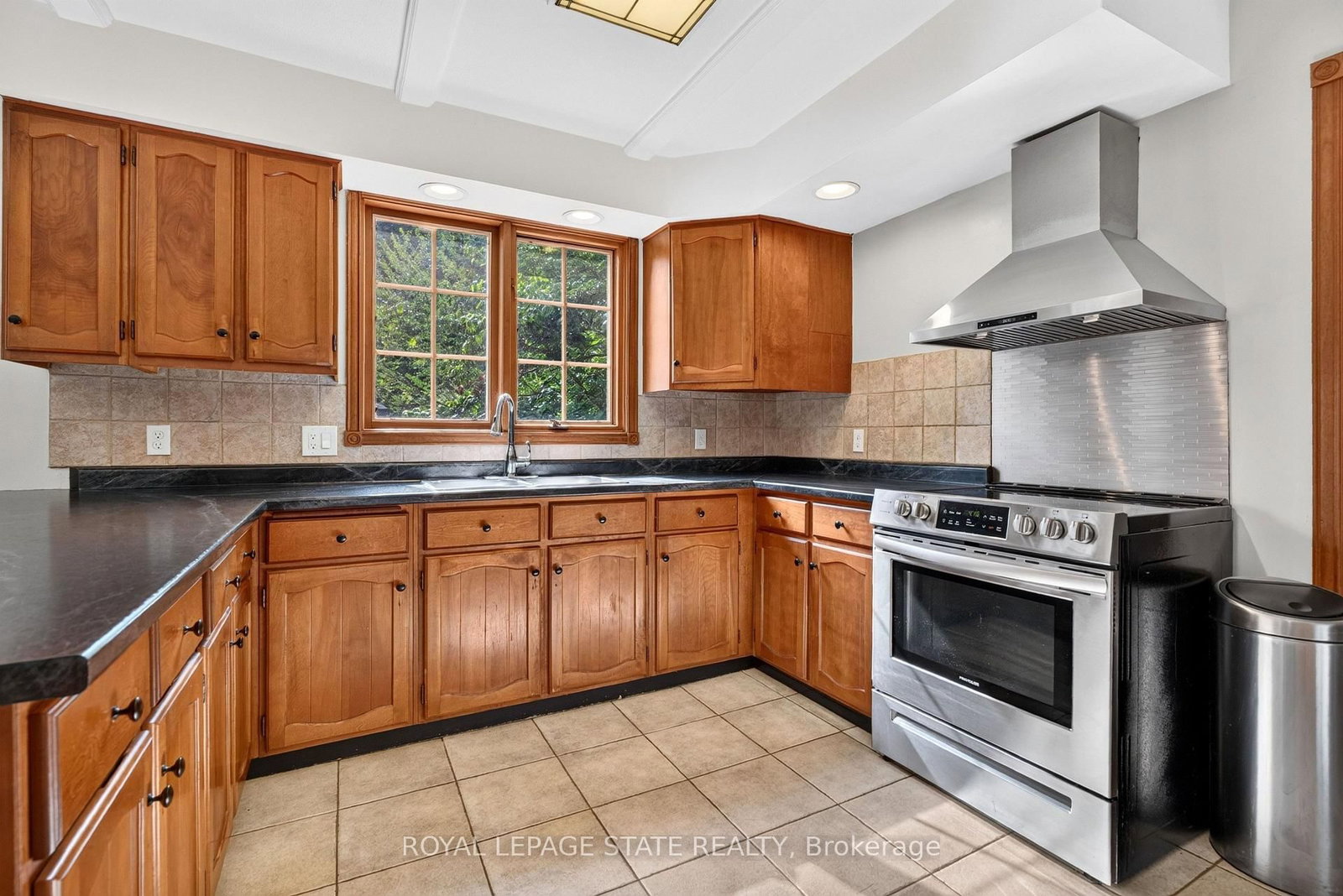 166 Orchard Drive • Hamilton, ON photo 11