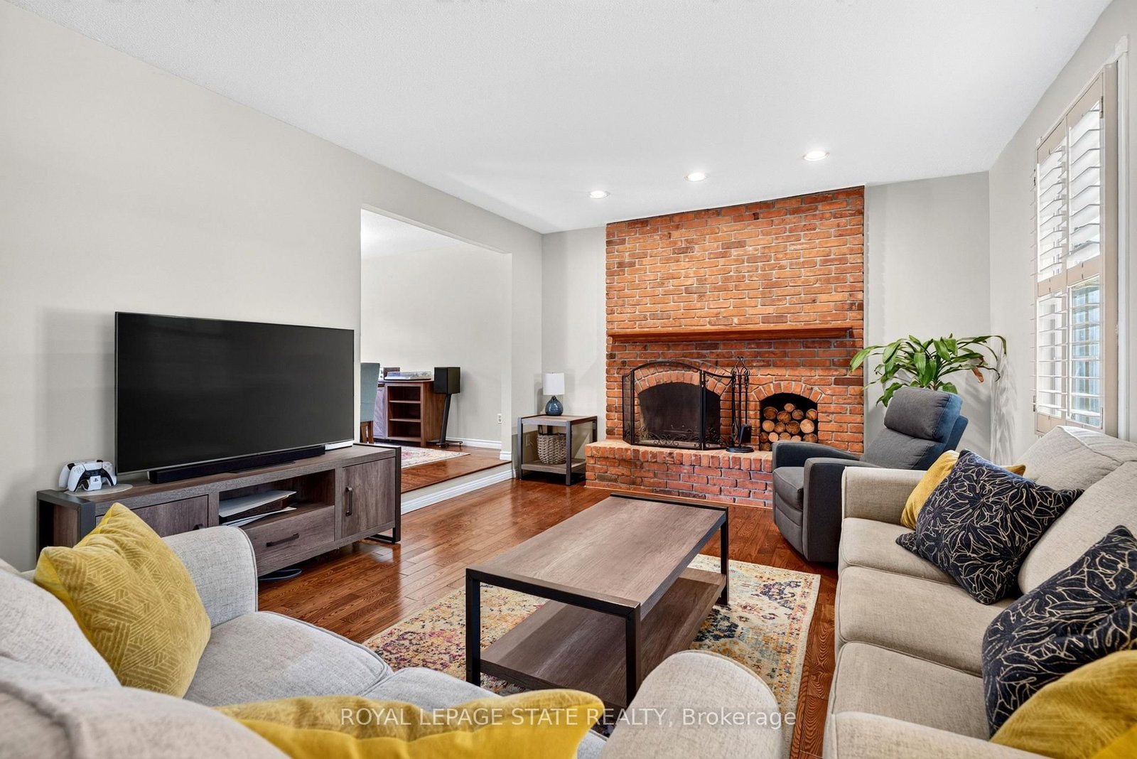 166 Orchard Drive • Hamilton, ON photo 6