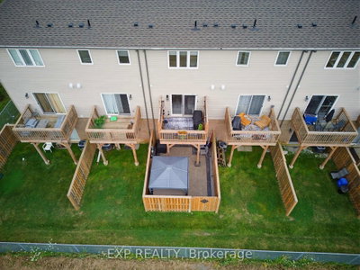 74 Laguna Village Crescent • Hamilton, ON photo 4