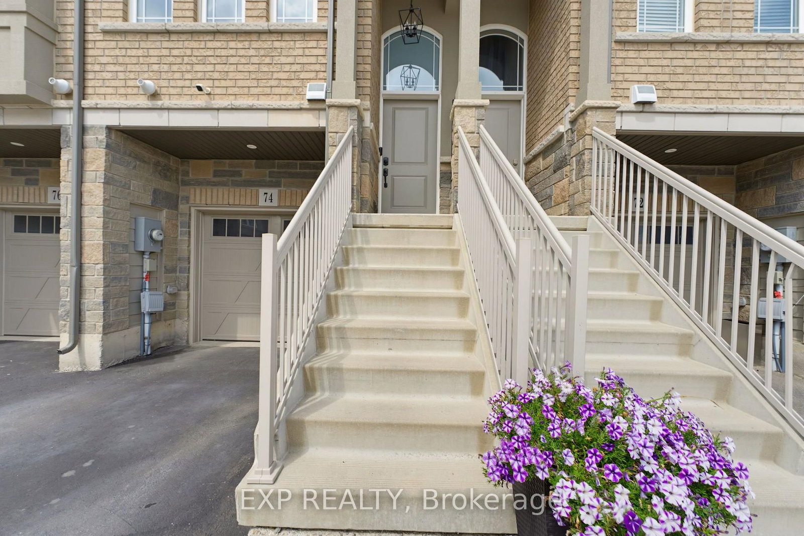 74 Laguna Village Crescent • Hamilton, ON photo 6