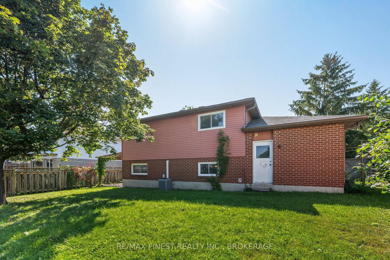 105 Grenadier Drive • Kingston, ON photo 39