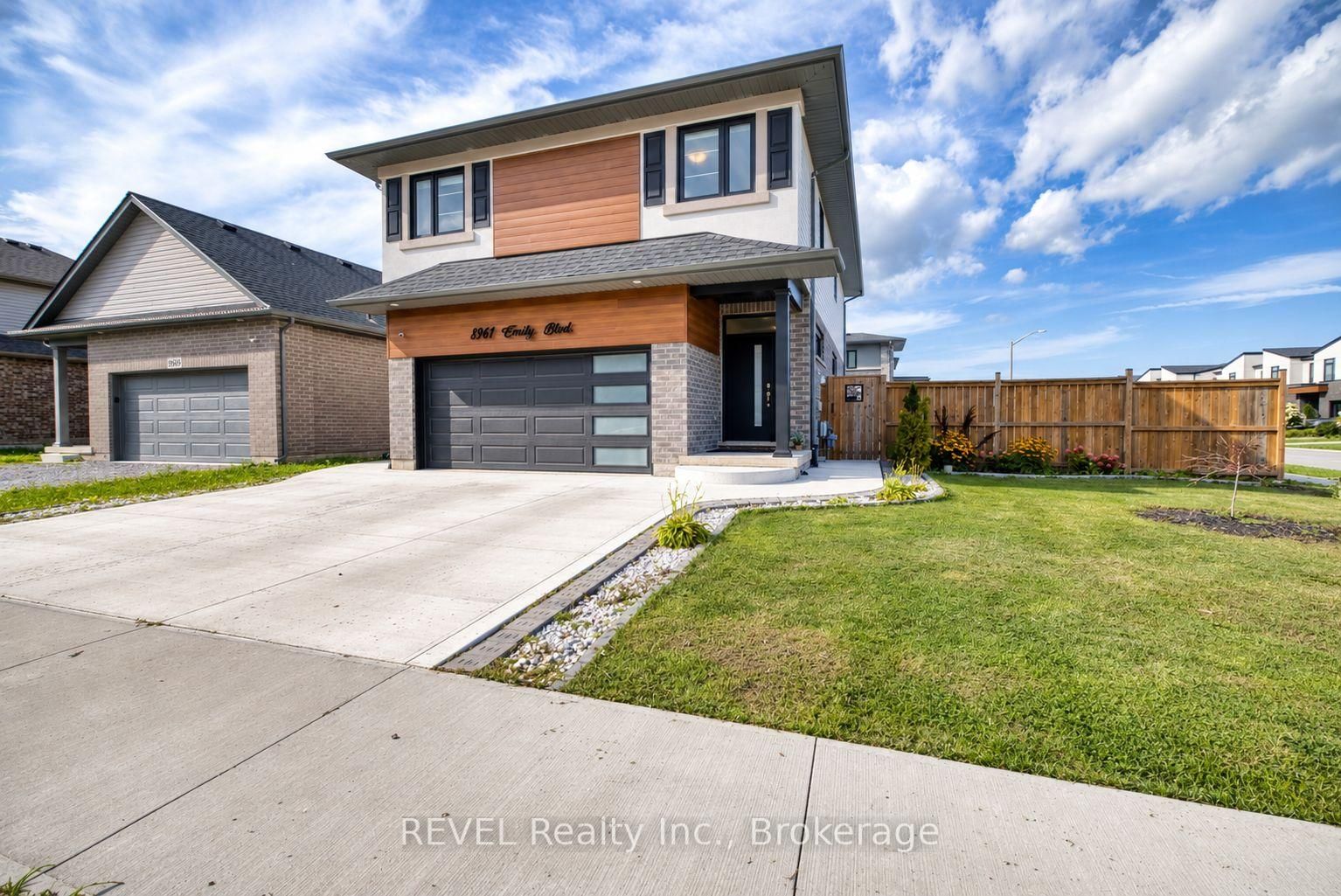 8961 Emily Boulevard • Niagara Falls, ON photo 1