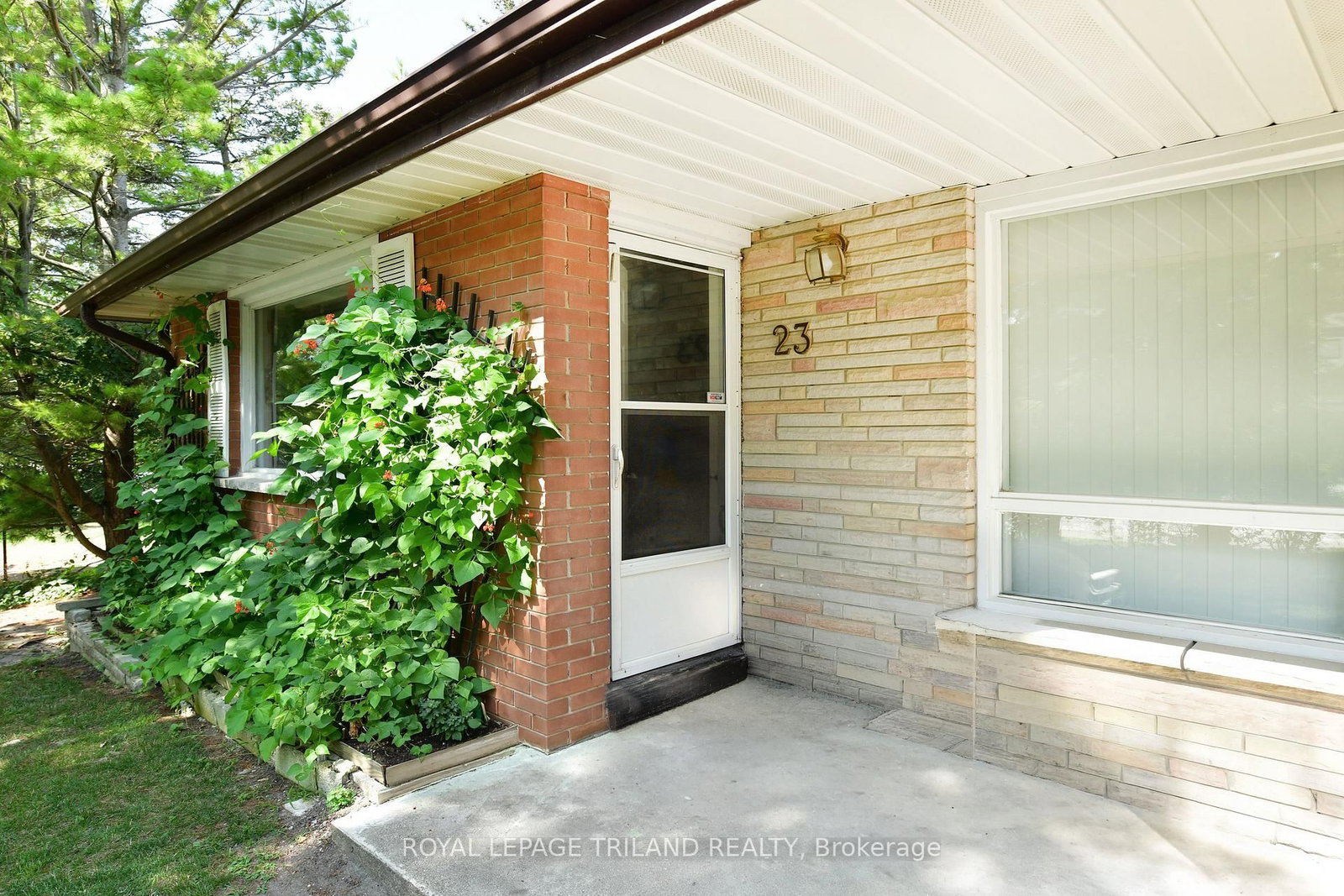 27 Hill Street • Lambton Shores, ON photo 16