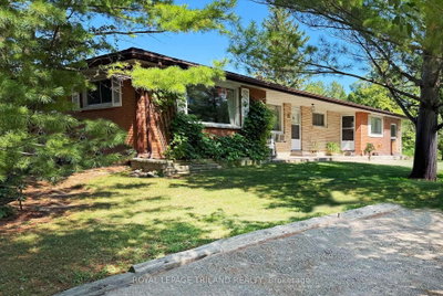 27 Hill Street • Lambton Shores, ON photo 8