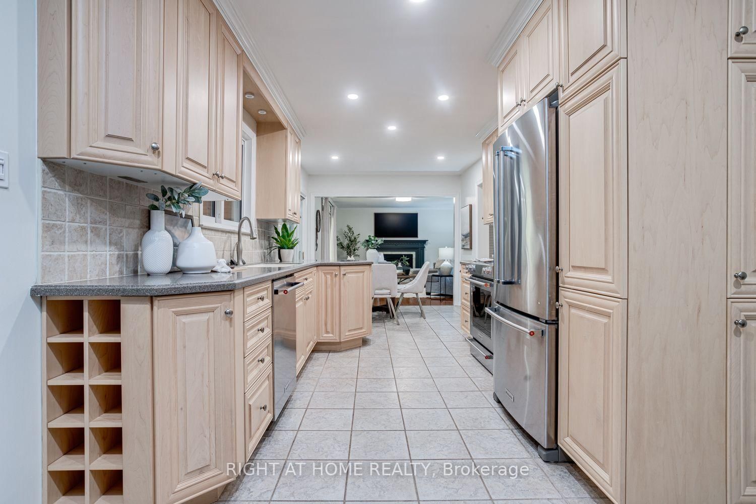 63 Robinglade Avenue • Kawartha Lakes, ON photo 10