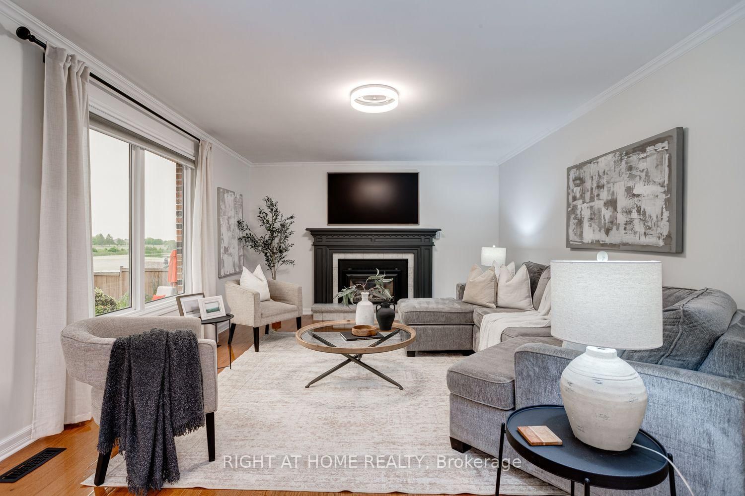 63 Robinglade Avenue • Kawartha Lakes, ON photo 15
