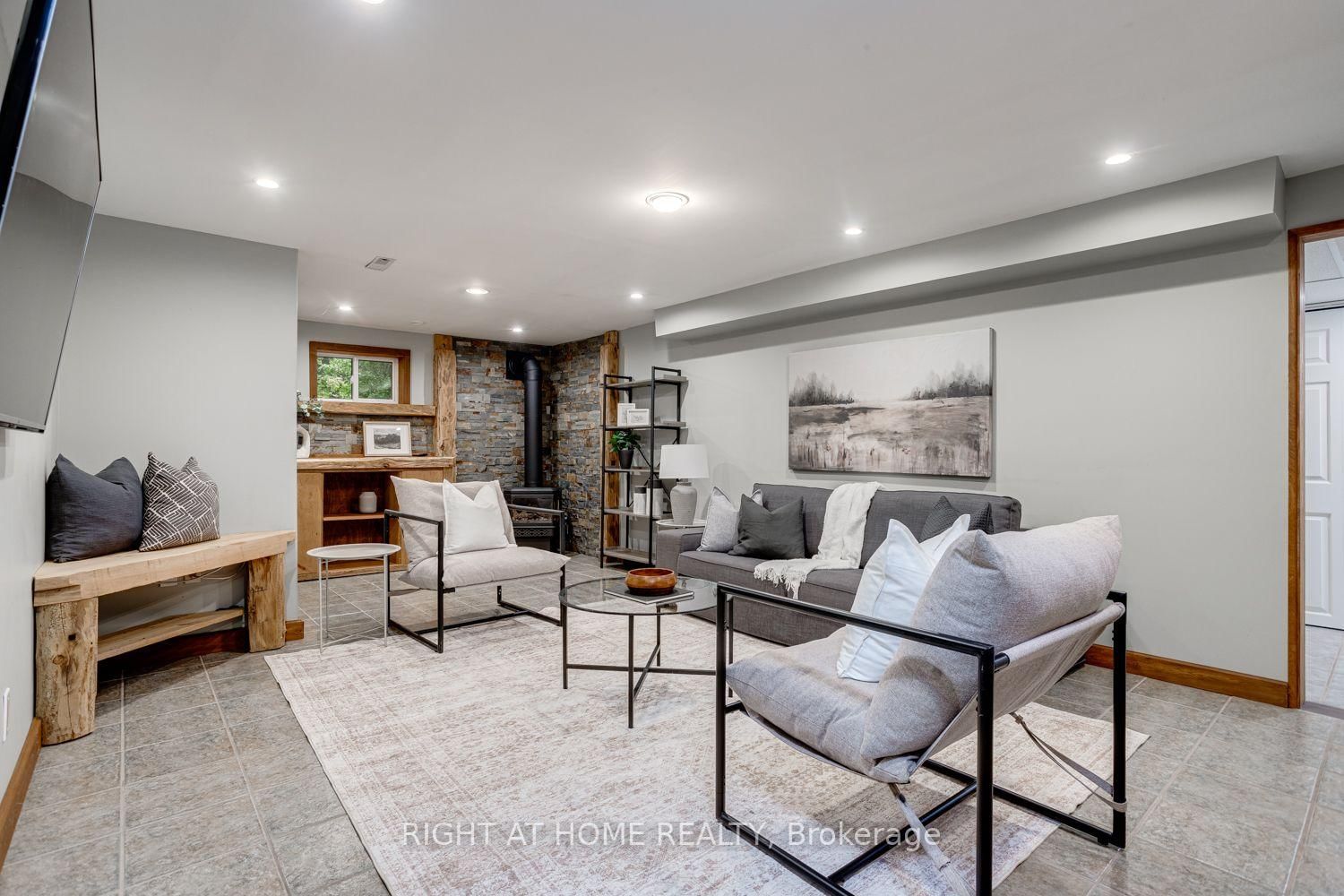 63 Robinglade Avenue • Kawartha Lakes, ON photo 25