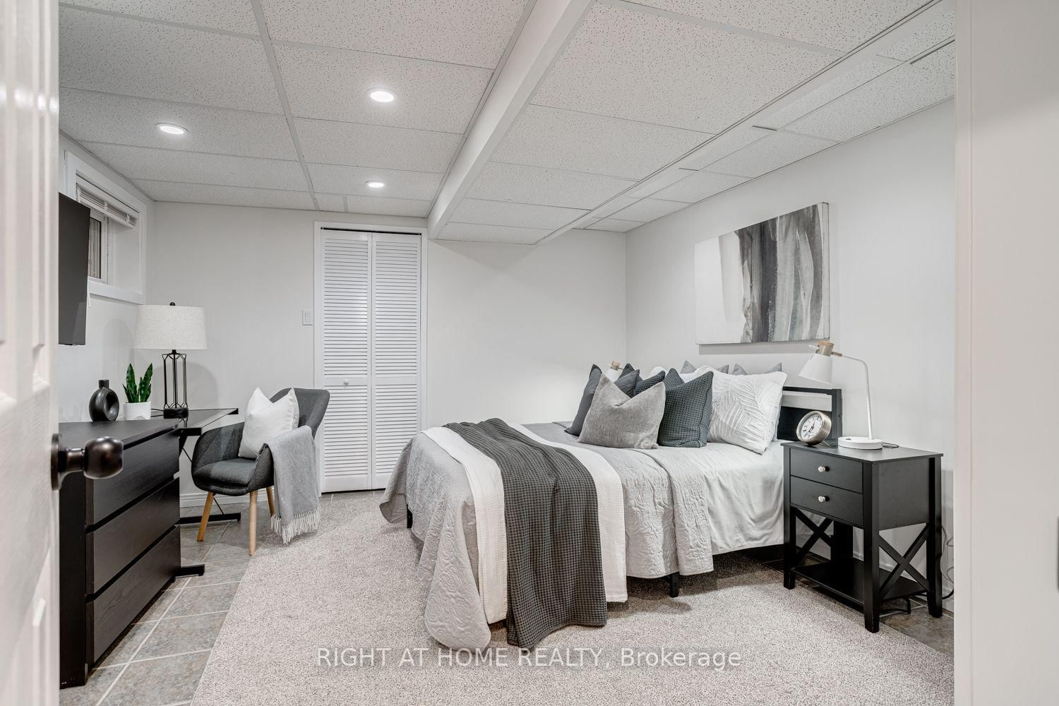 63 Robinglade Avenue • Kawartha Lakes, ON photo 30