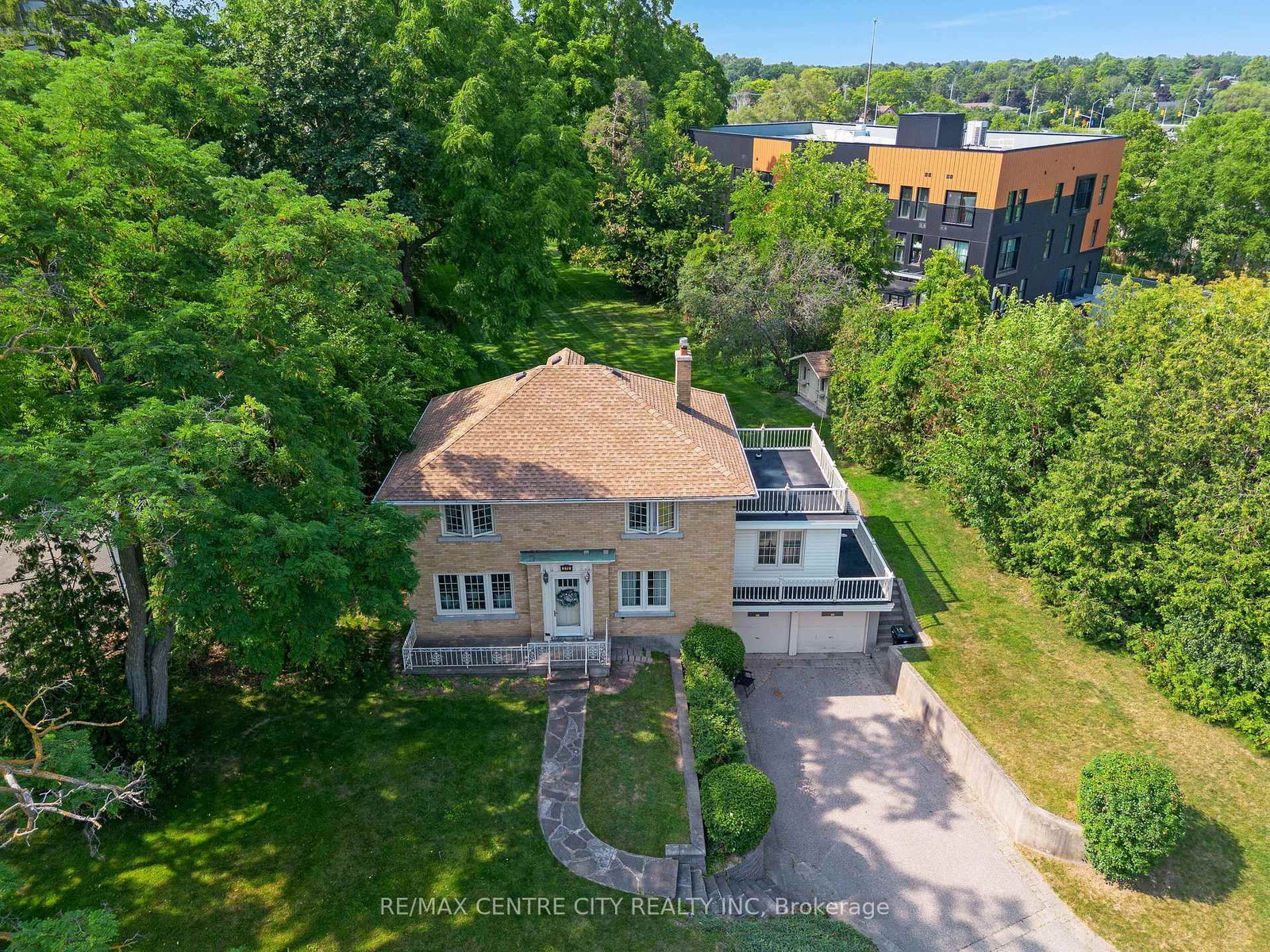 272 Sheldon Ave, Kitchener, view 13