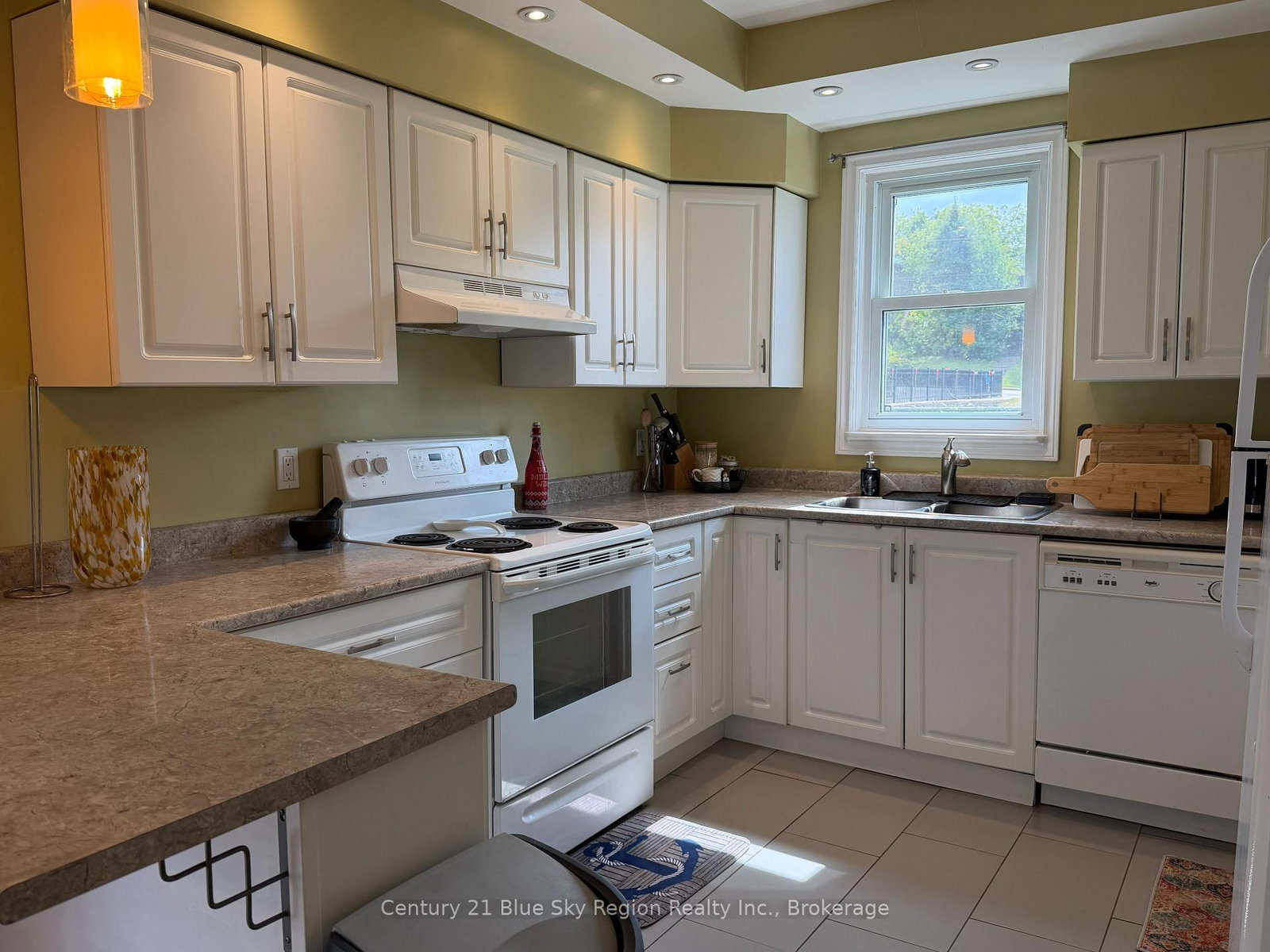 172 FOURTH Avenue E • North Bay, ON photo 6
