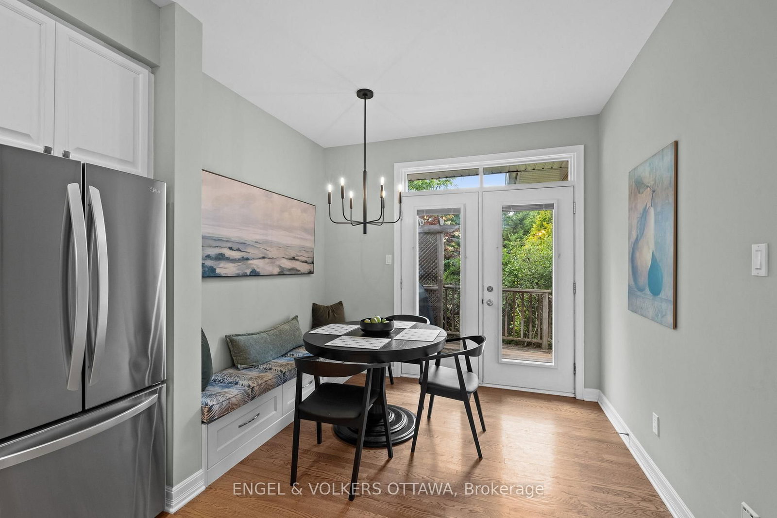 564 Erinwoods Circle • Ottawa, ON photo 14