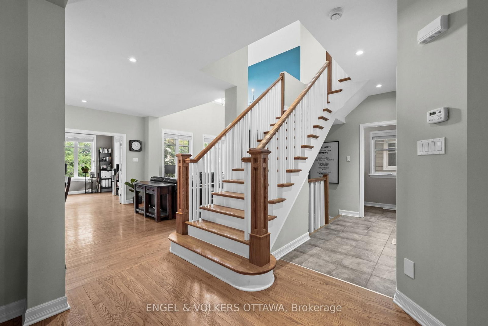 564 Erinwoods Circle • Ottawa, ON photo 18