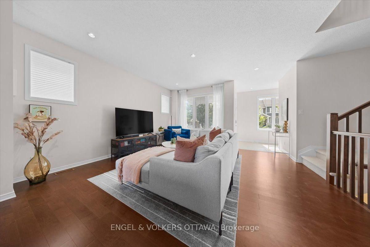 429 Sweetflag Street • Ottawa, ON photo 9