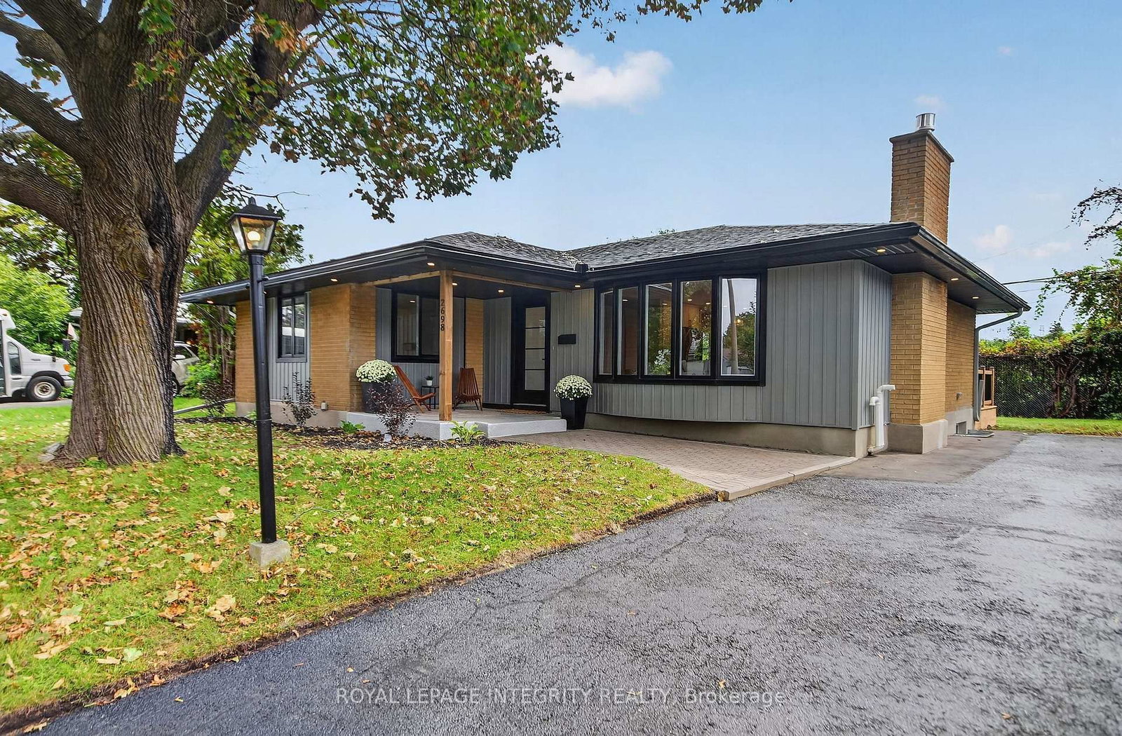 2698 ULSTER Crescent • Ottawa, ON photo 1