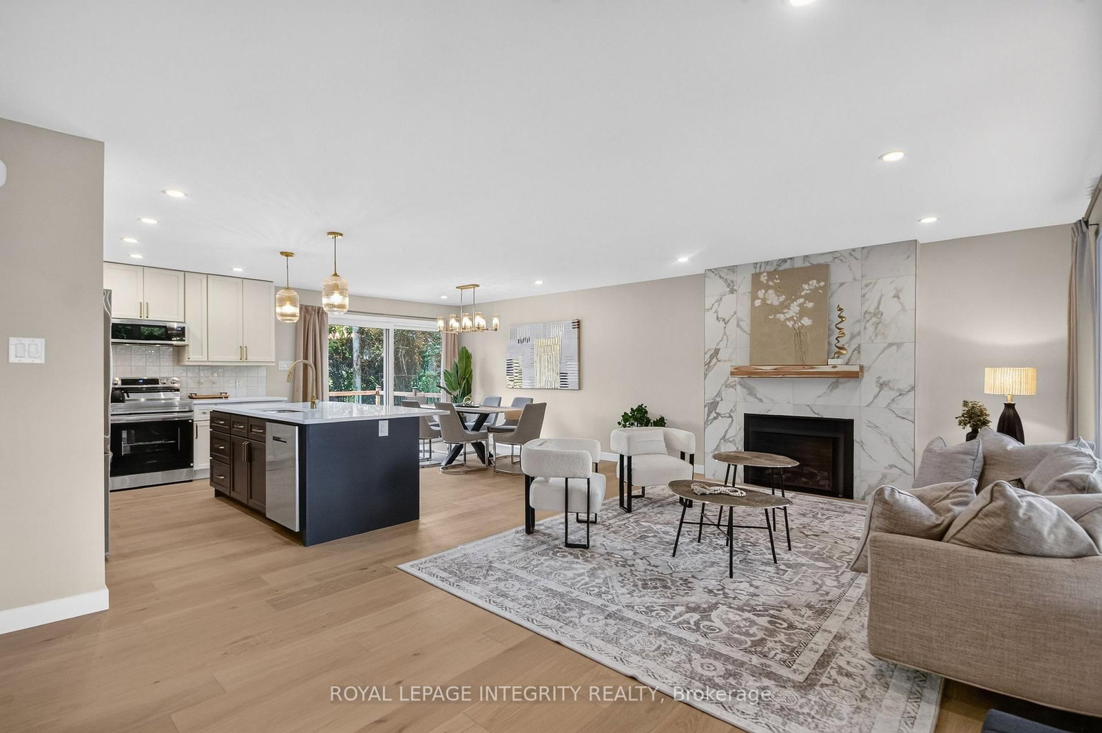 2698 ULSTER Crescent • Ottawa, ON photo 6