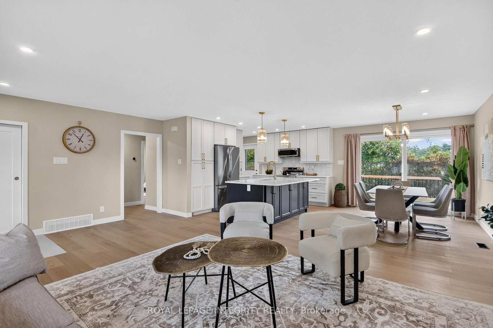2698 ULSTER Crescent • Ottawa, ON photo 7