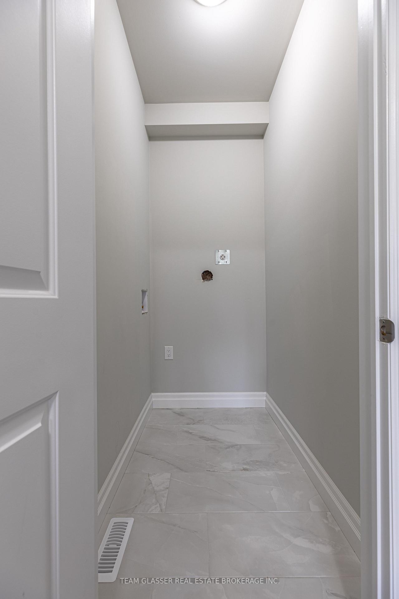 1600 Chickadee Trail • London South, ON photo 18