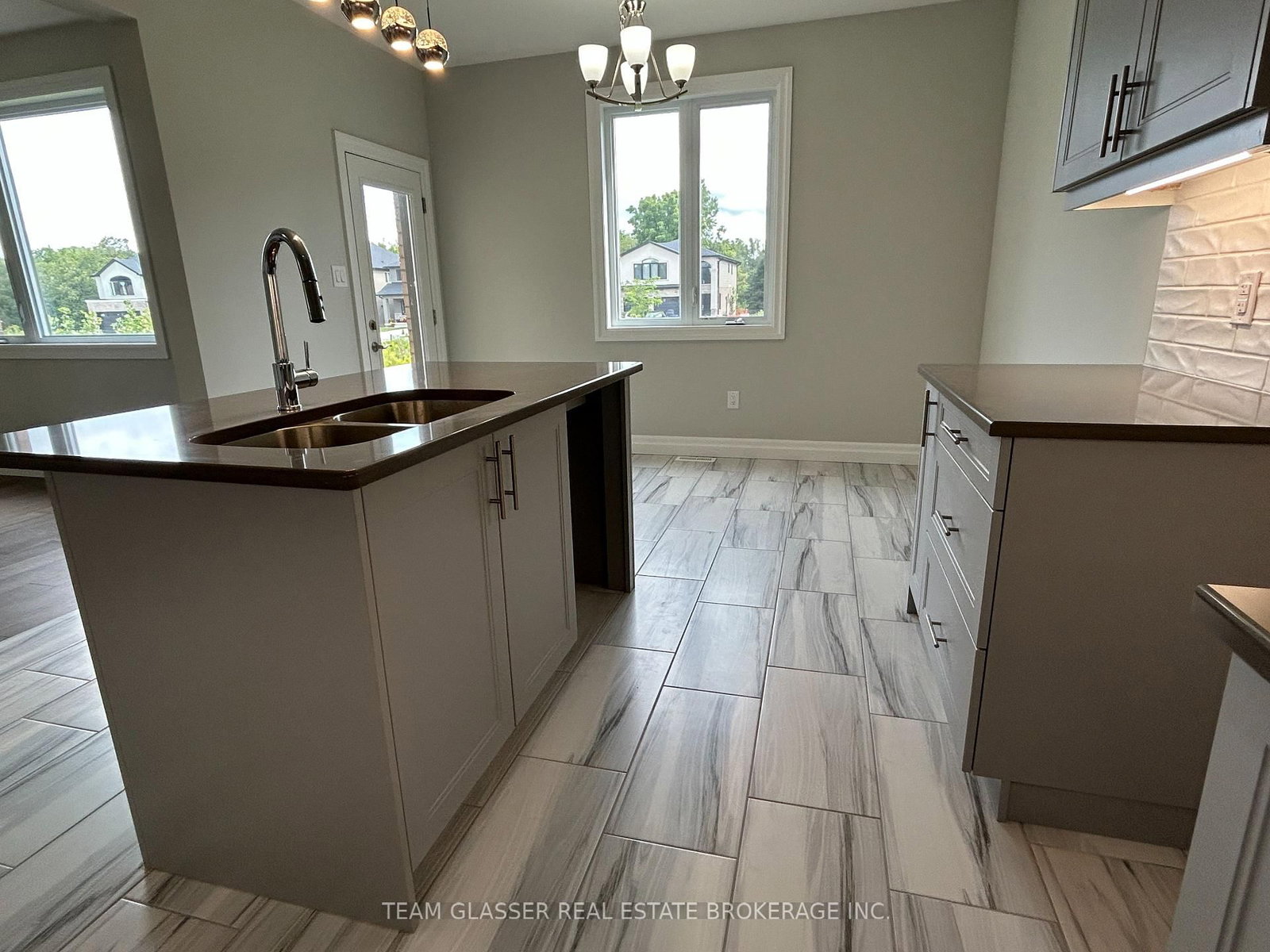 1600 Chickadee Trail • London South, ON photo 22