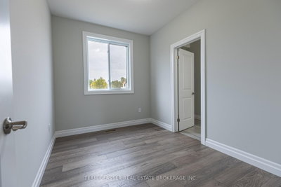 1600 Chickadee Trail • London South, ON photo 6