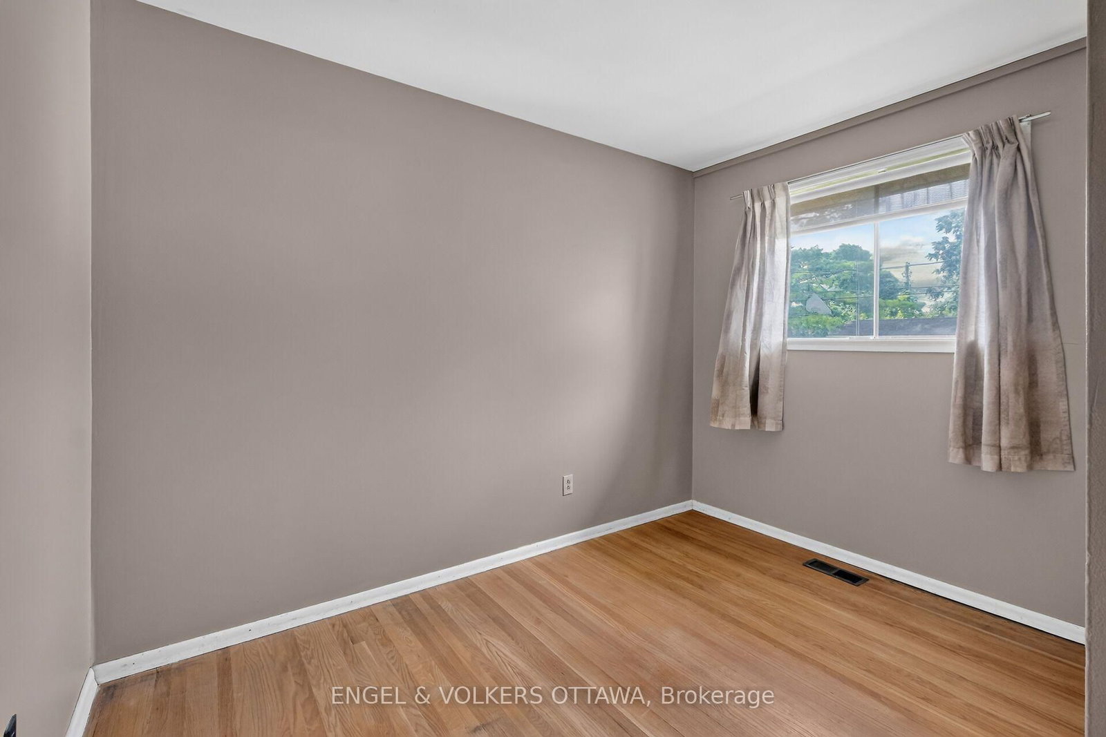 14 Oakview Avenue • Ottawa, ON photo 21