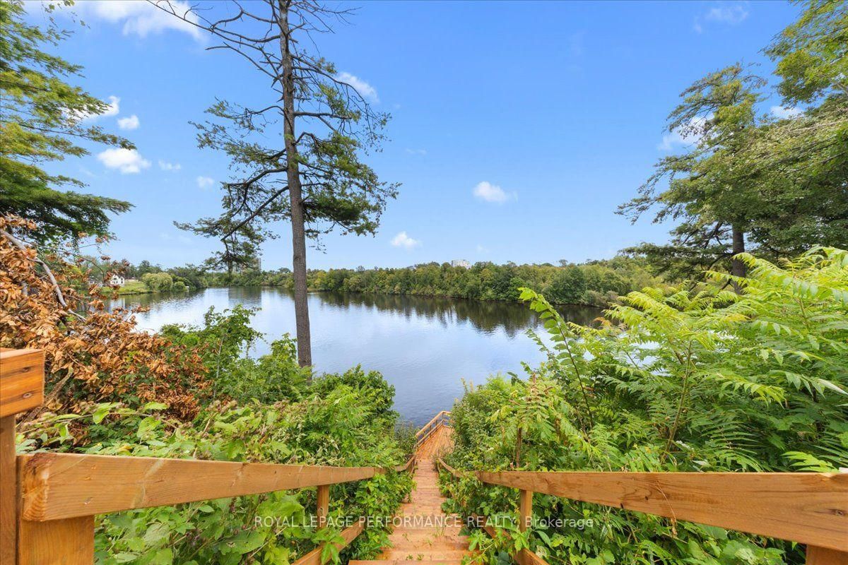 4 Wellsmere Court • Ottawa, ON photo 43