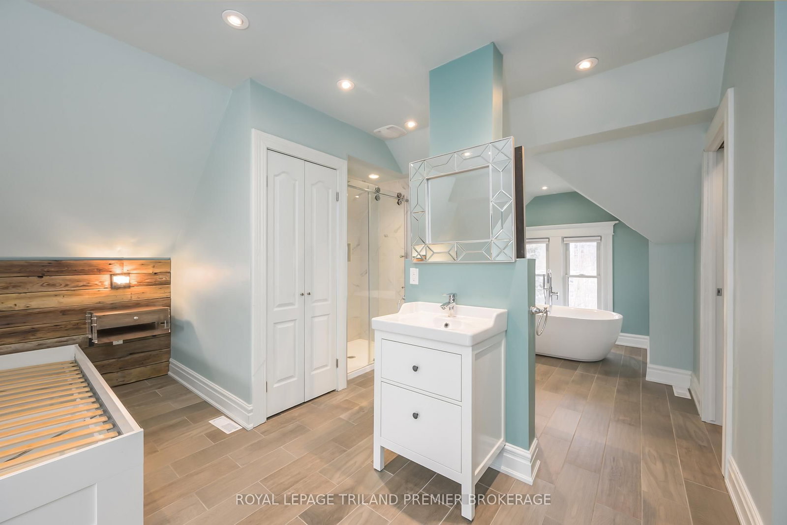 100 Central Avenue • London East, ON photo 25