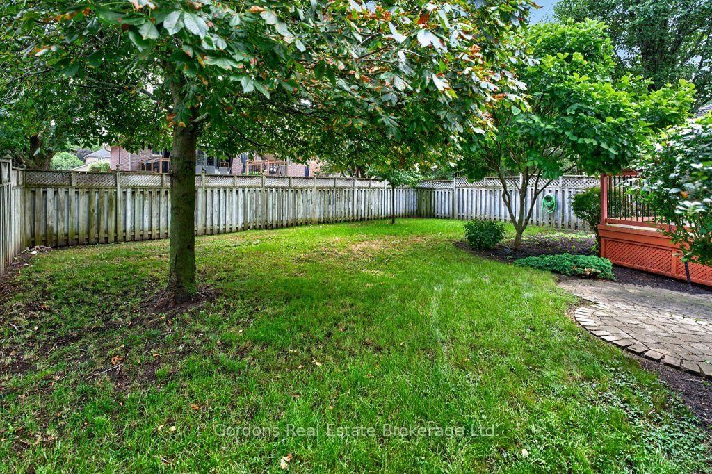 7 Hazel Court • Belleville, ON photo 8