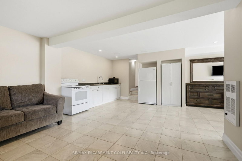 Lower - 11404 Lakeshore Road