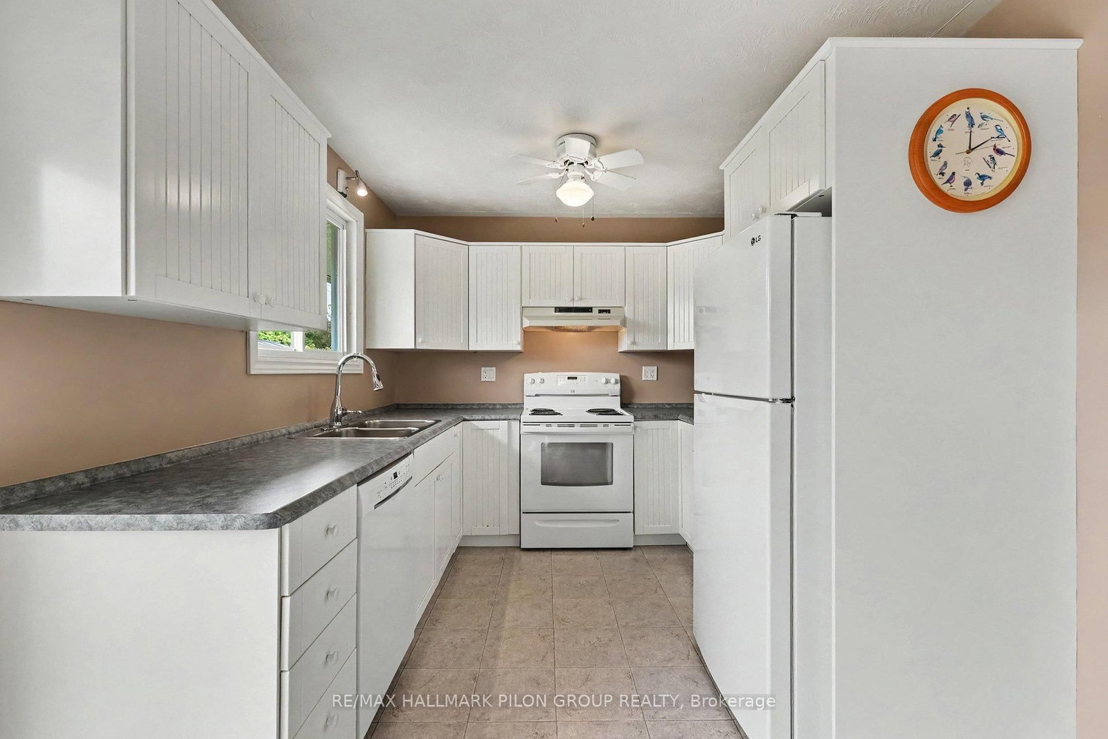 496 Tisdale Crescent • Ottawa, ON photo 10