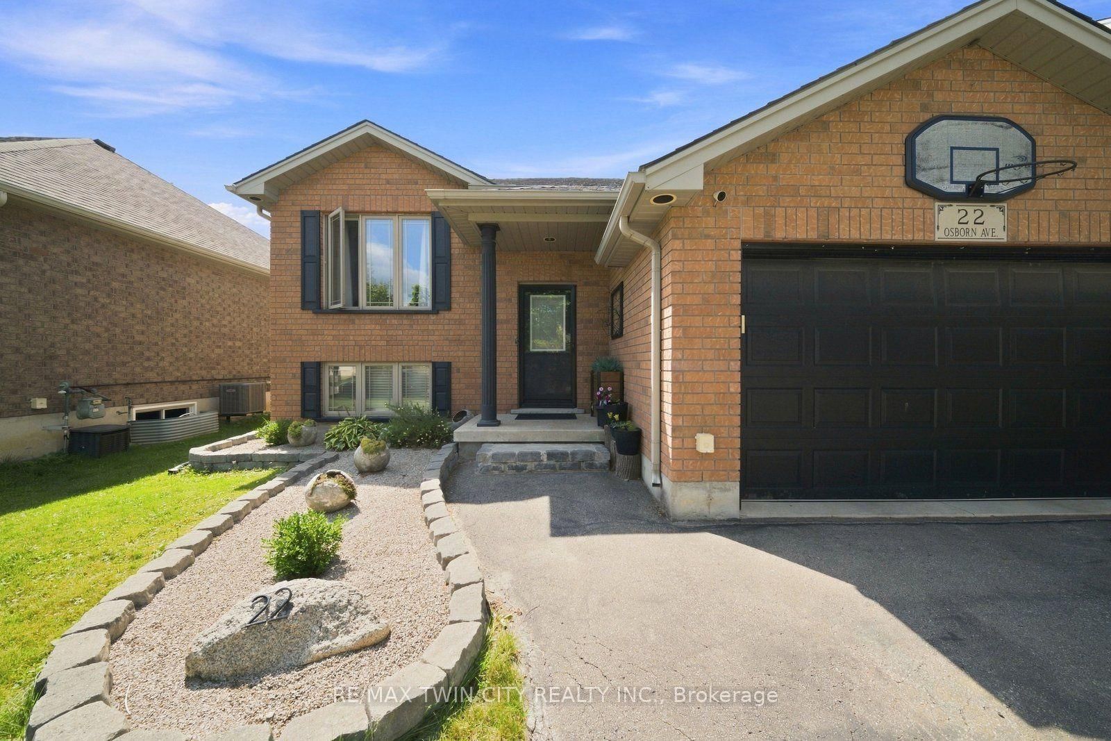 22 Osborn Avenue • Brantford, ON photo 11