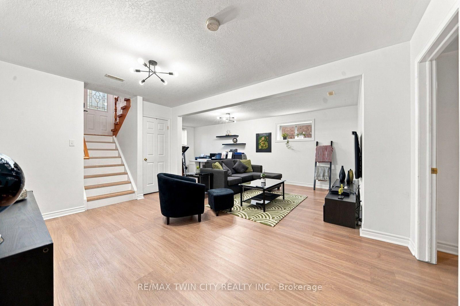 22 Osborn Avenue • Brantford, ON photo 32