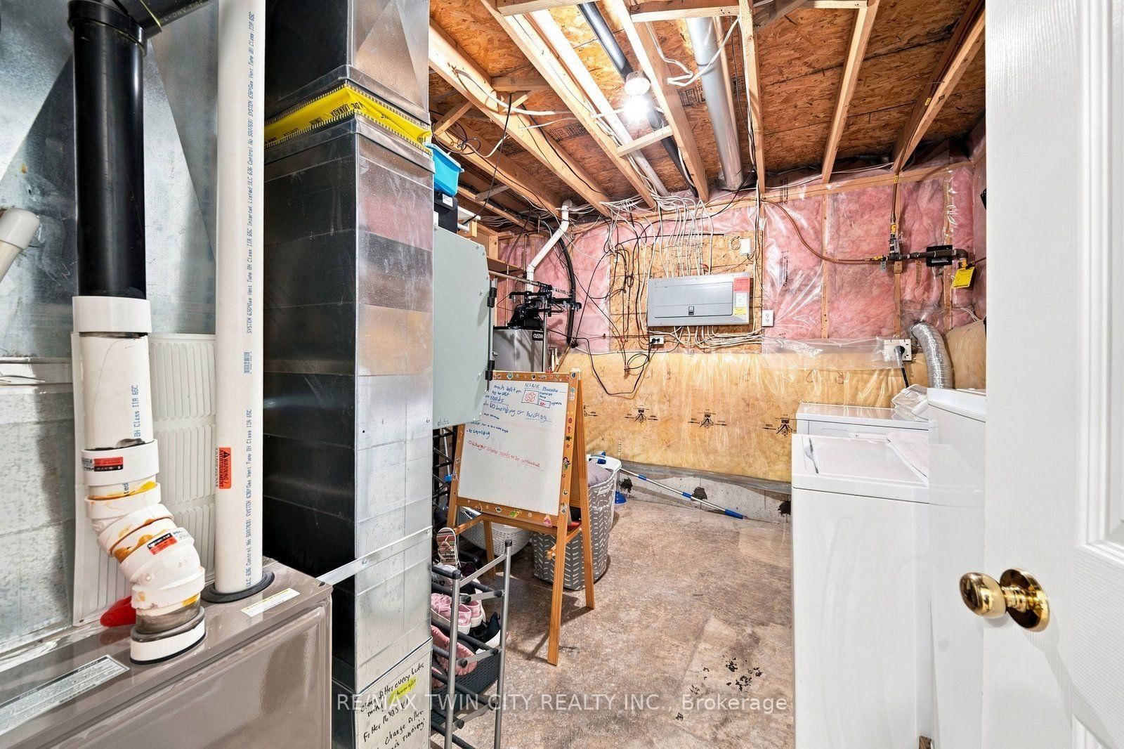 22 Osborn Avenue • Brantford, ON photo 37