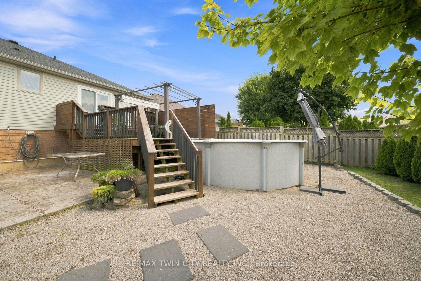 22 Osborn Avenue • Brantford, ON photo 41