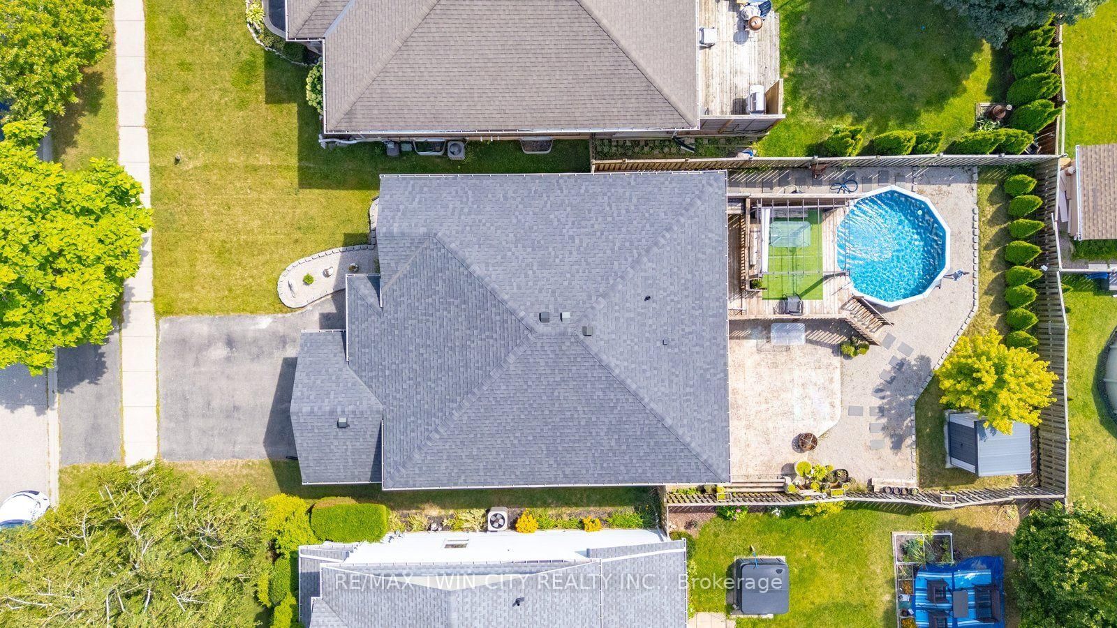 22 Osborn Avenue • Brantford, ON photo 9
