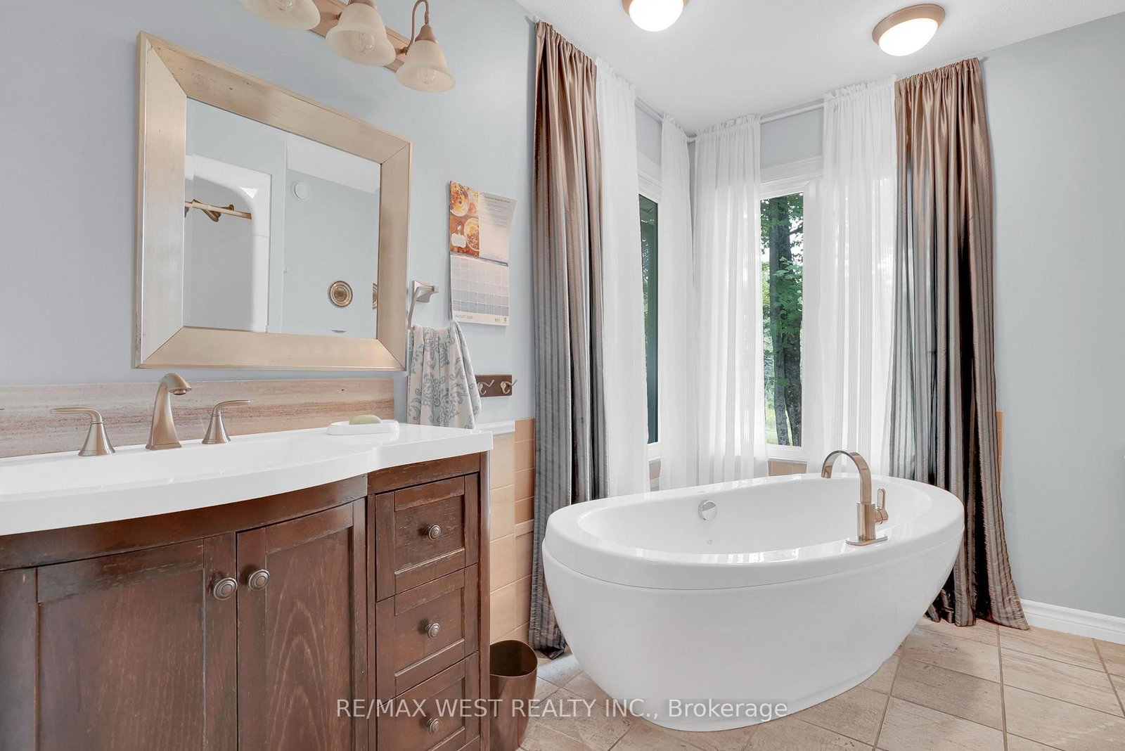 20 Deerhurst Highlands Drive • Huntsville, ON photo 8