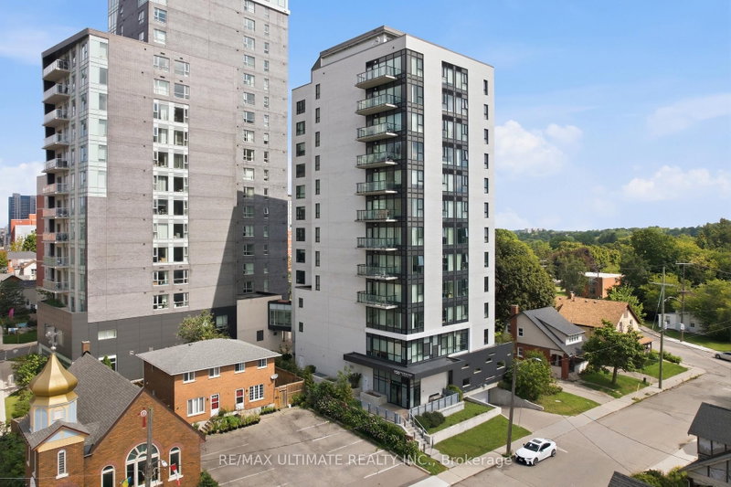 1001 - 158 King Street N