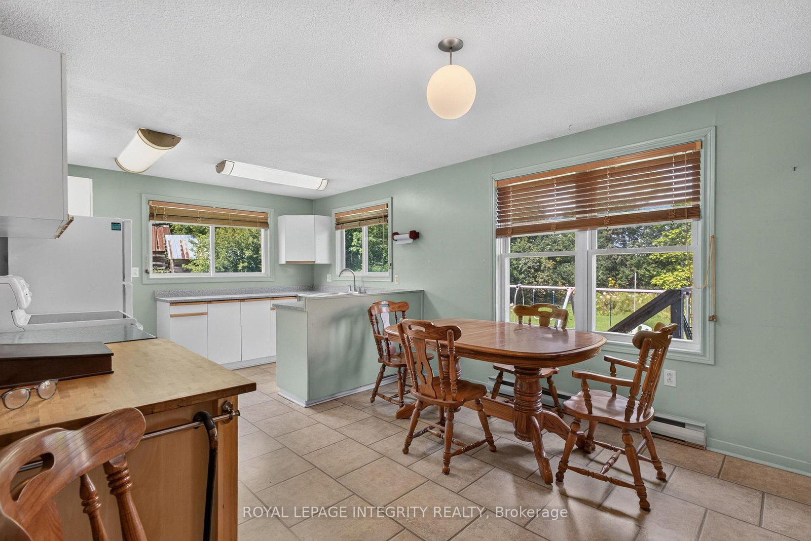2063 Dwyer Hill Road • Ashton, ON photo 12