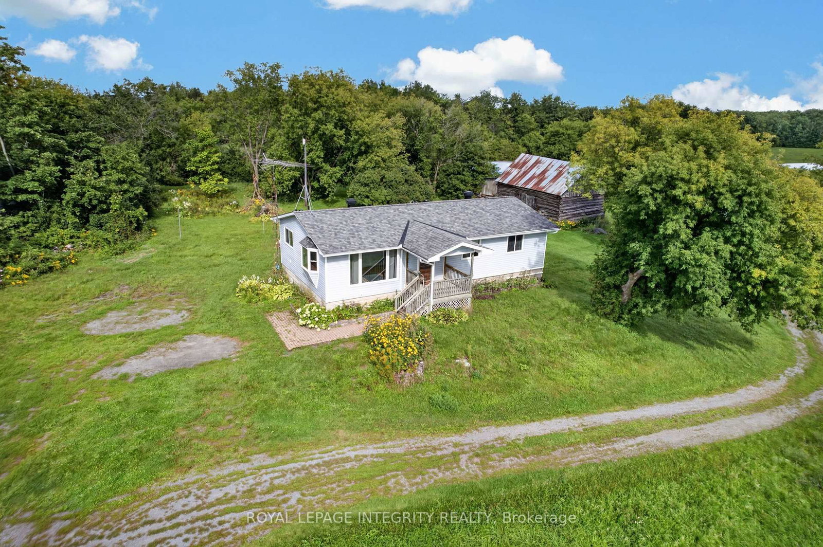 2063 Dwyer Hill Road • Ashton, ON photo 4