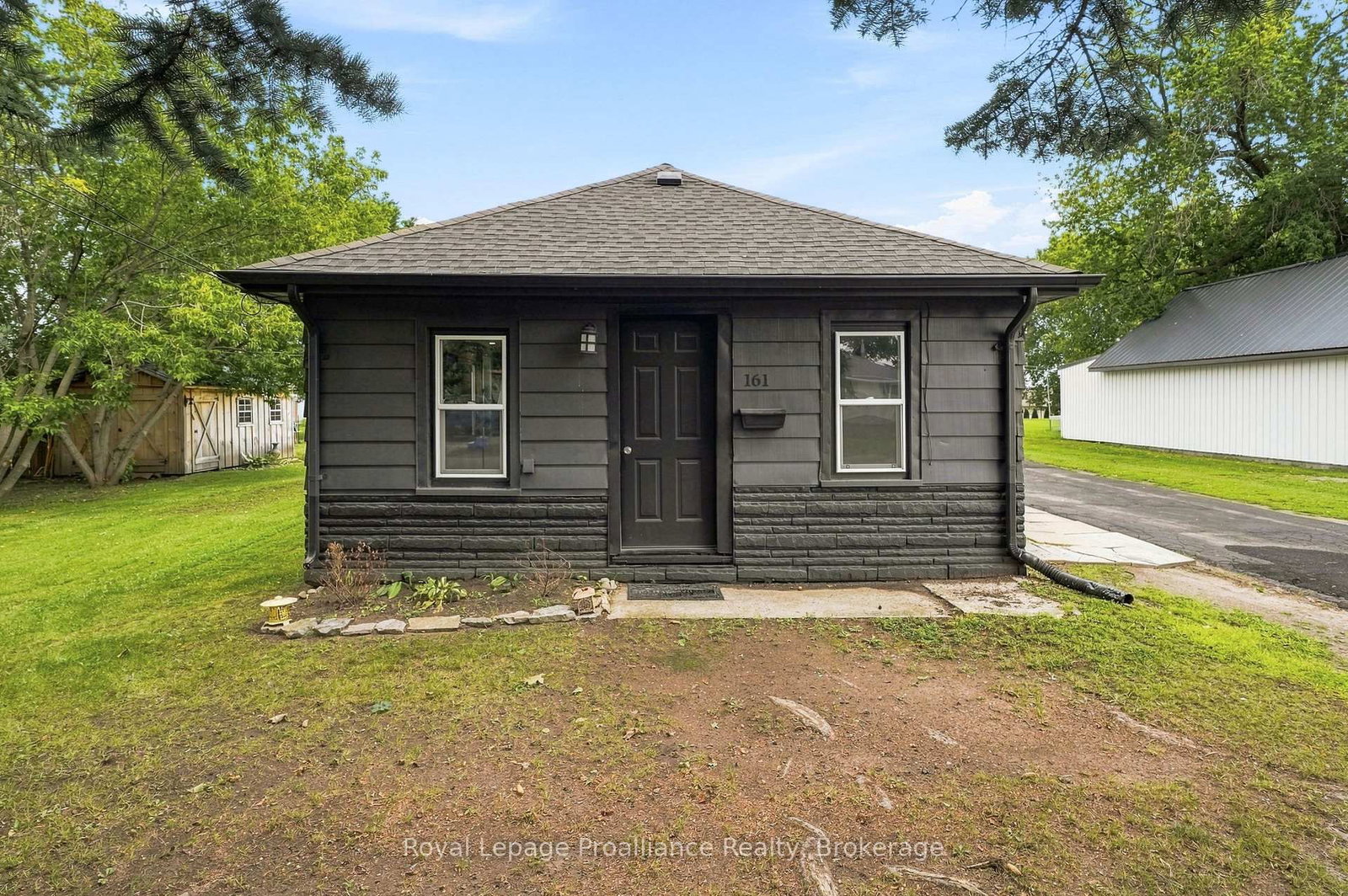 161 University Avenue • Belleville, ON photo 31