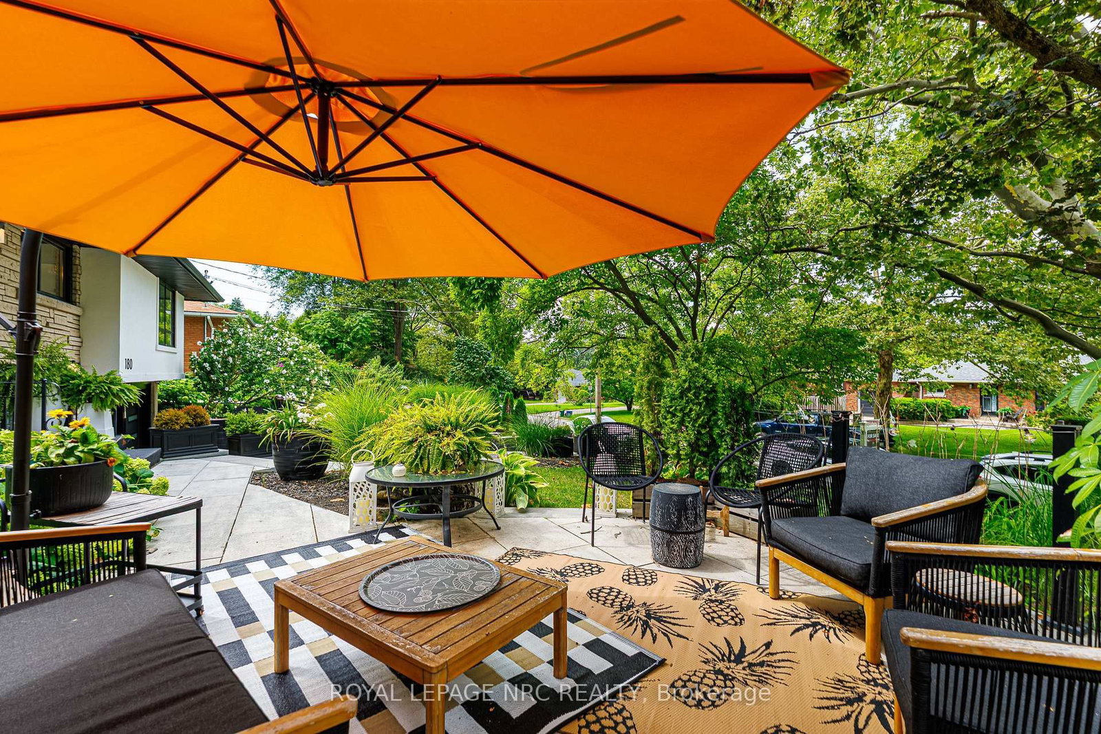 180 Woodside Drive • St. Catharines, ON photo 4