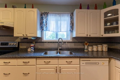 215 Sandwood Drive • Ryerson, ON photo 5