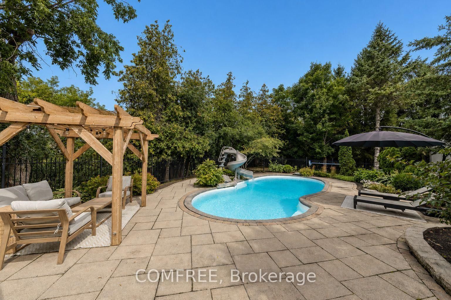 19 Maric Trail • North Grenville, ON photo 5