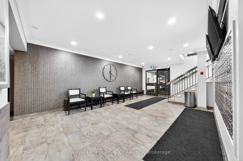 206 - 19 Woodlawn Road E