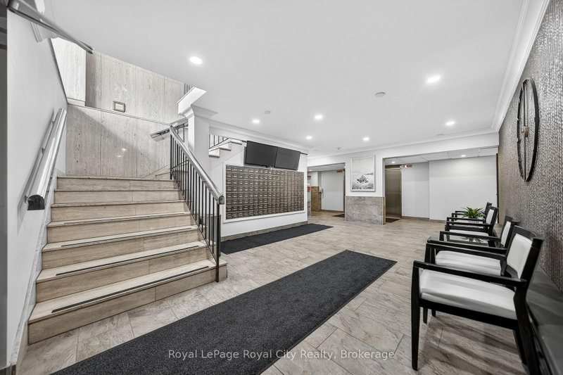 206 - 19 Woodlawn Road E