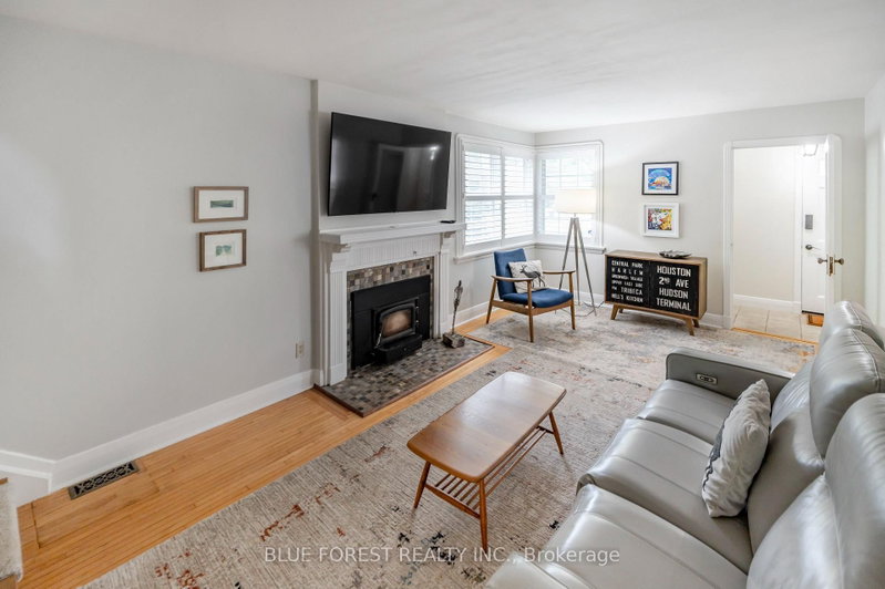 194 Belgrave Ave photo 5