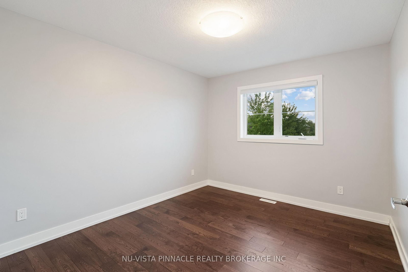 1911 Ballymote Avenue • London North, ON photo 27